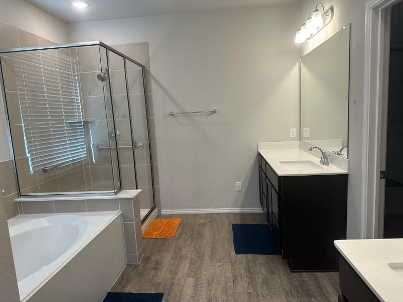 Building Photo - 8981 Fair Oaks Dr