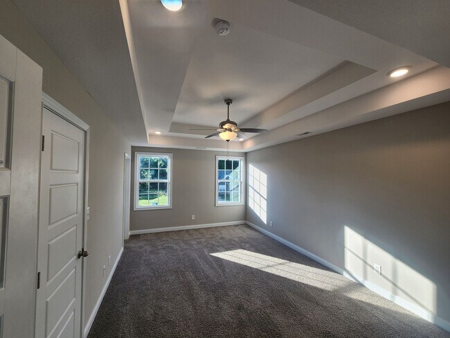 Building Photo - Practically Brand New!