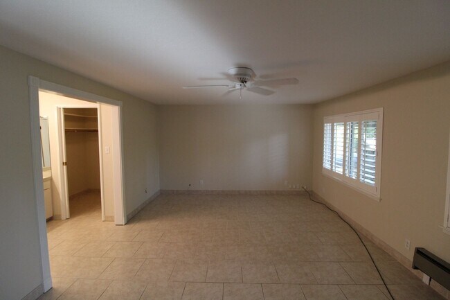 Building Photo - Concord/ Walnut Creek Border! 2172 sq ft home on Huge lot with swimming pool!