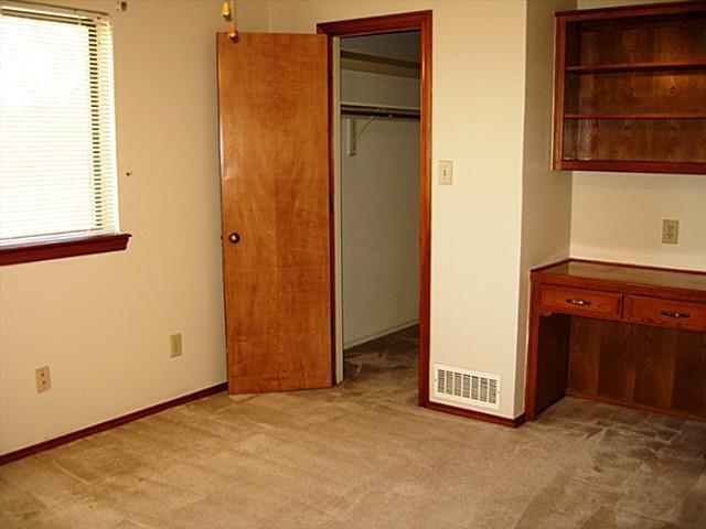 Building Photo - 2300 Cardinal Dr