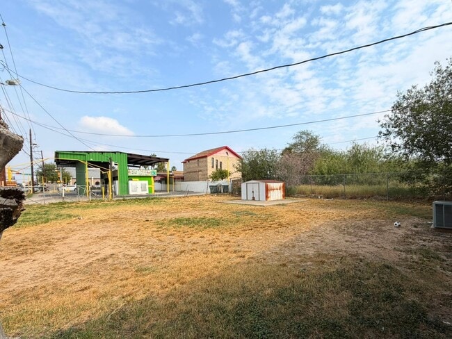 Building Photo - 1202 E San Carlos St