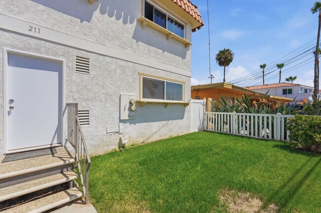 Building Photo - 211 Avenida Monterey