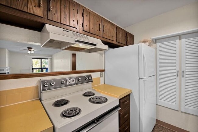 Building Photo - Charming 2-Bed Condo Near CMU & St. Mary’s...
