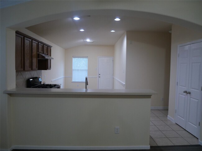 Building Photo - 2726 Heatherwind Ln