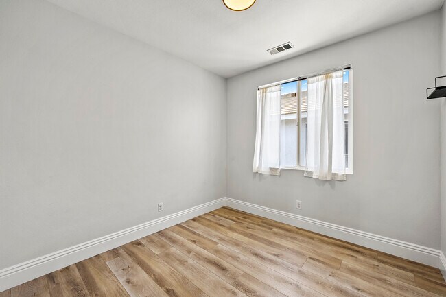 Building Photo - 40612 Chantemar Way