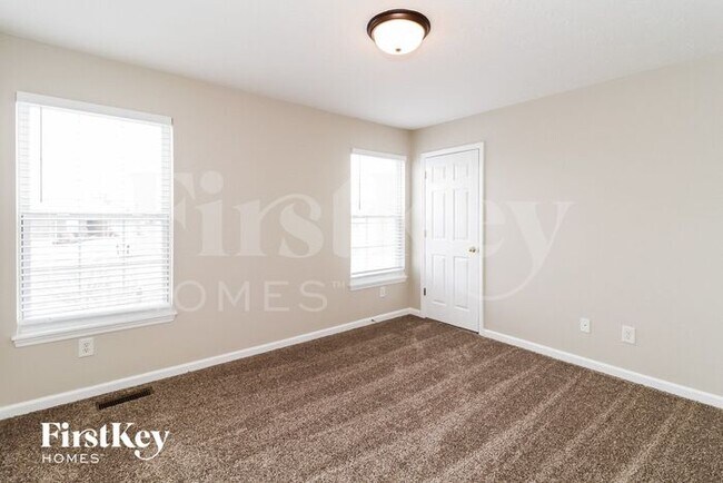 Building Photo - 83 Bayberry Ln