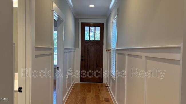 Building Photo - 200 E Moore St