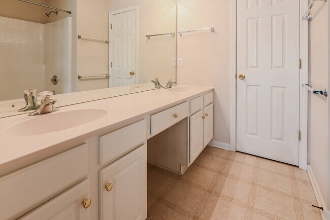 Building Photo - 10617 Red Pine Ct