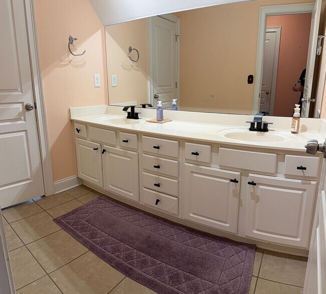 Building Photo - 4 BED/2 BATH PRIVATE DECATUR ESTATE FOR LE...