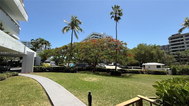 Building Photo - 155 Ocean Ln Dr