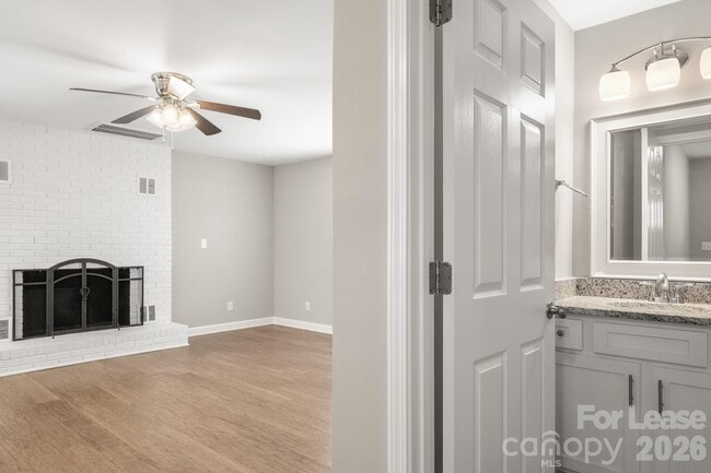 Building Photo - 11805 Harrisburg Rd