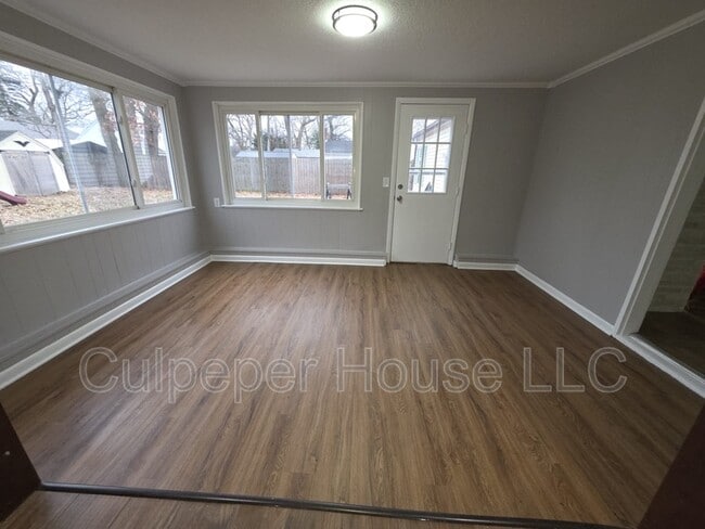 Building Photo - 3238 Van Fleet Pkwy