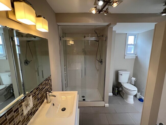 Building Photo - 222 4th St