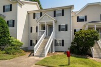 Building Photo - Updated 2BR/2.5BA in Fantastic Chapel Hill Location! Convenient to I-40!