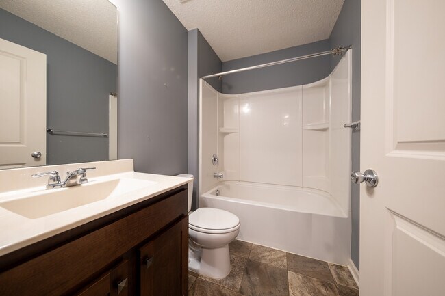 Building Photo - 15141 Emory Cir