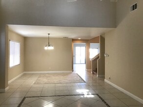 Building Photo - Nice House 5 beds 3.5 bath for lease in Eastvale