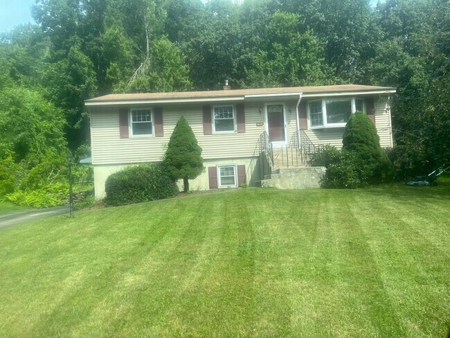 Primary Photo - 14 Anthony Dr