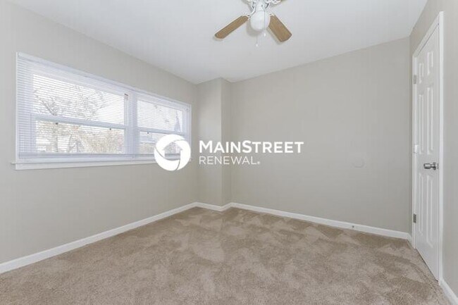 Building Photo - 4 Bedroom Pet-Friendly Home in Kansas City...