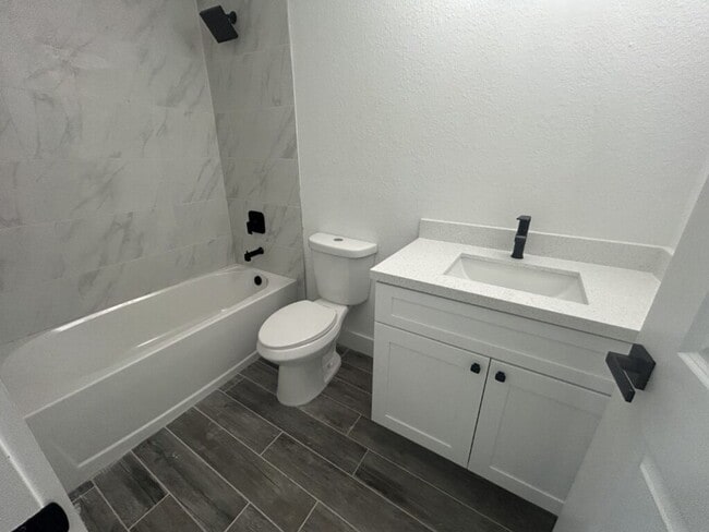 Building Photo - 1801 NW 13th Terrace