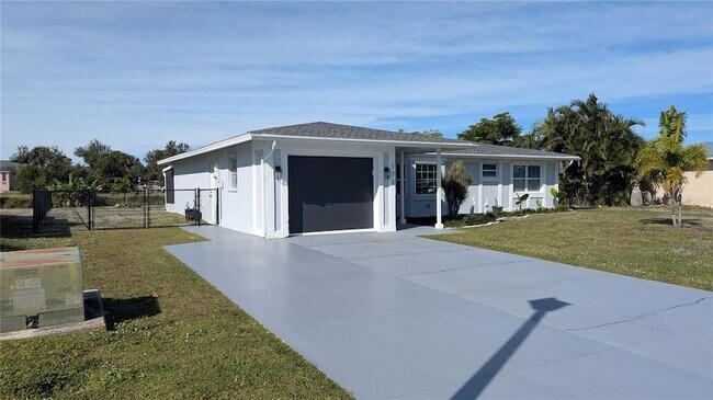 Building Photo - 173 Rotonda Cir