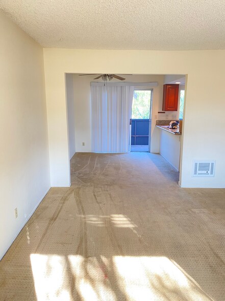 Living room - 8085 Caminito de Pizza