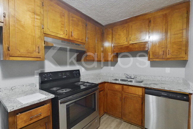 Building Photo - 401 Beaver Pointe Dr