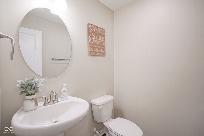 Building Photo - 6810 Birmingham Ave