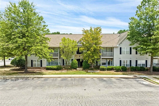 Building Photo - 1385 S Donahue Dr