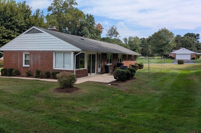 Building Photo - BEL AIR - GREEN VALLEY MANOR