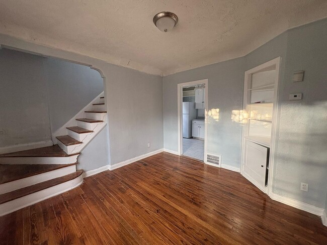 Building Photo - Charming 3 Bedroom for Rent In Cleveland H...