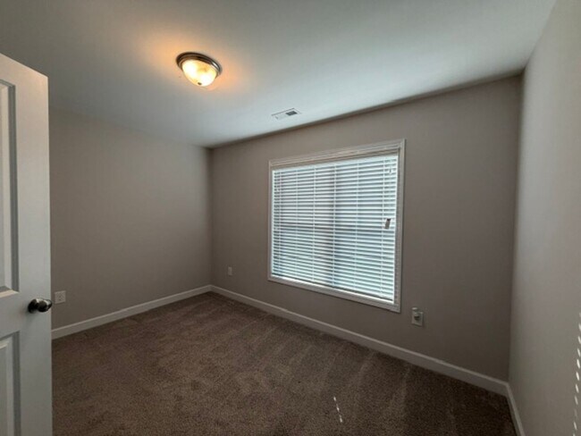 Building Photo - 251 Melody Ln