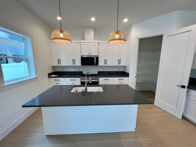 Building Photo - 206 Bogey Ln