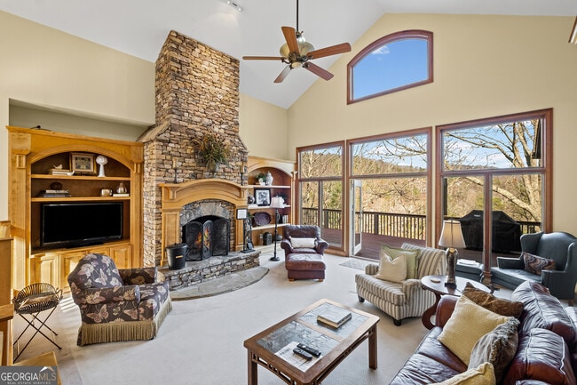 Building Photo - 339 Willow Dr