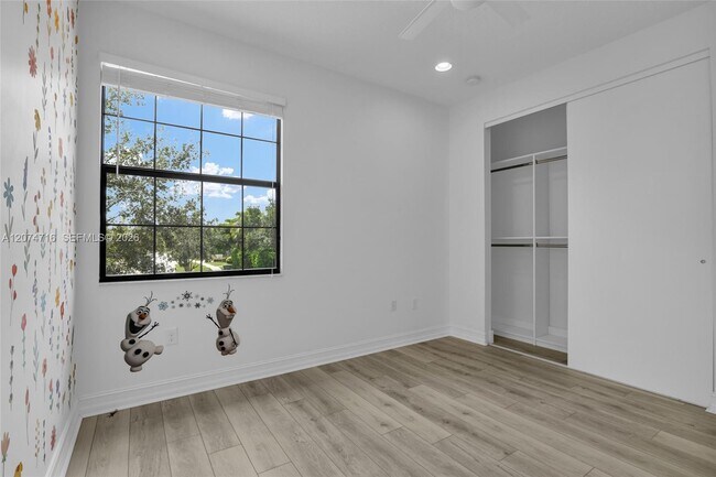 Building Photo - 8089 Ironstone Dr