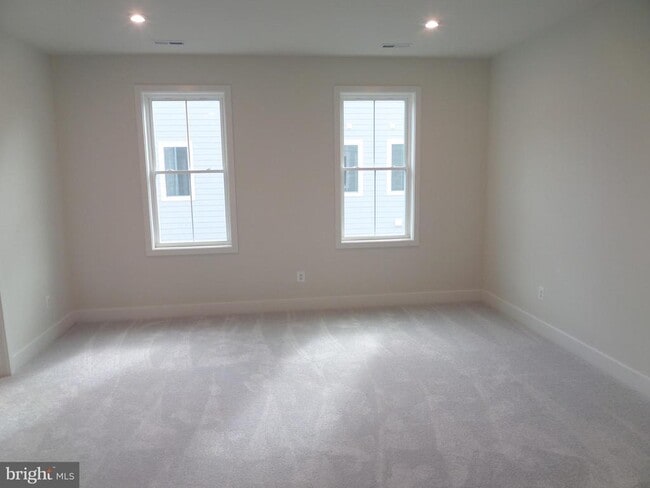 Building Photo - 2718 River Birch Rd