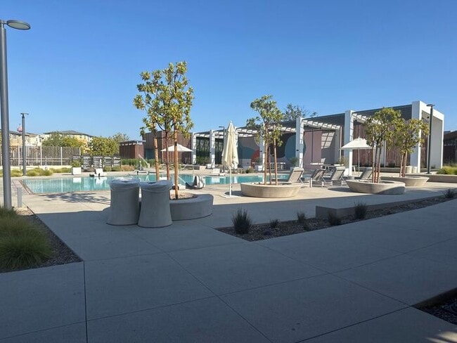 Building Photo - Have you outgrown the noise and the traffi...