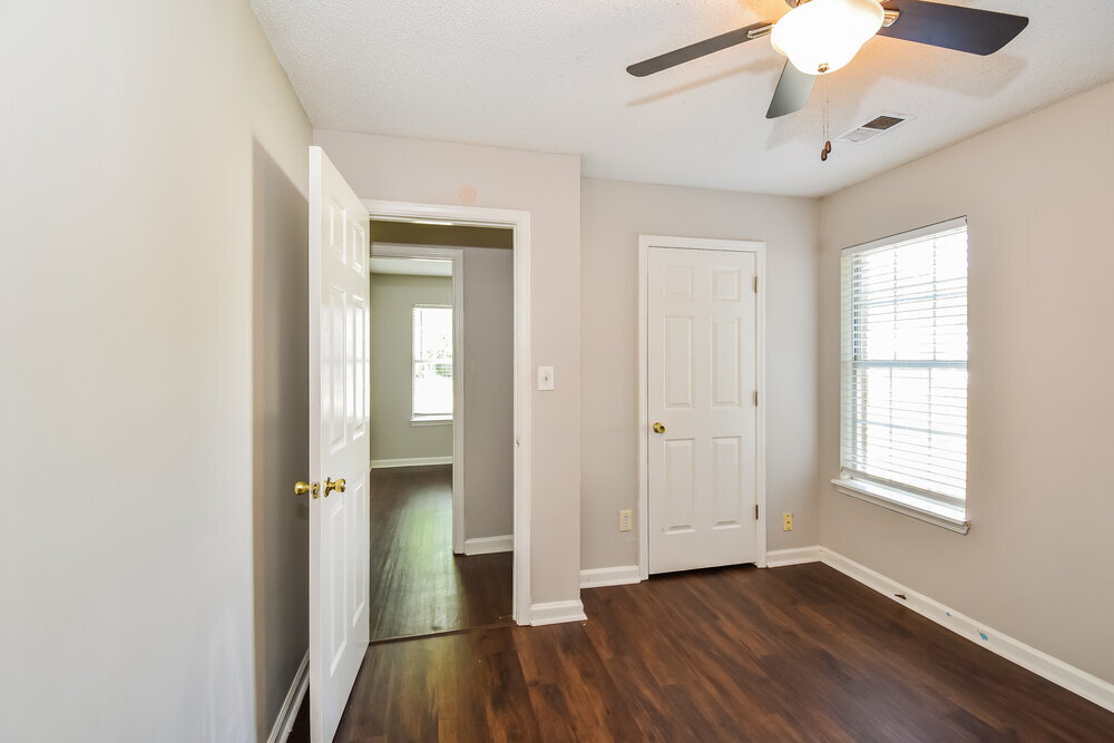 Building Photo - 6795 Black Oak Dr