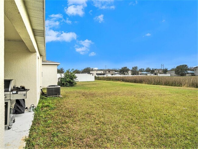 Building Photo - 7833 Carriage Pointe Dr