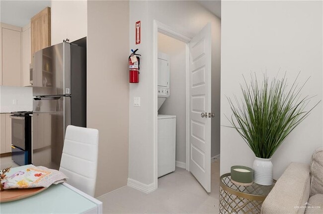 Building Photo - 18 N 43rd St