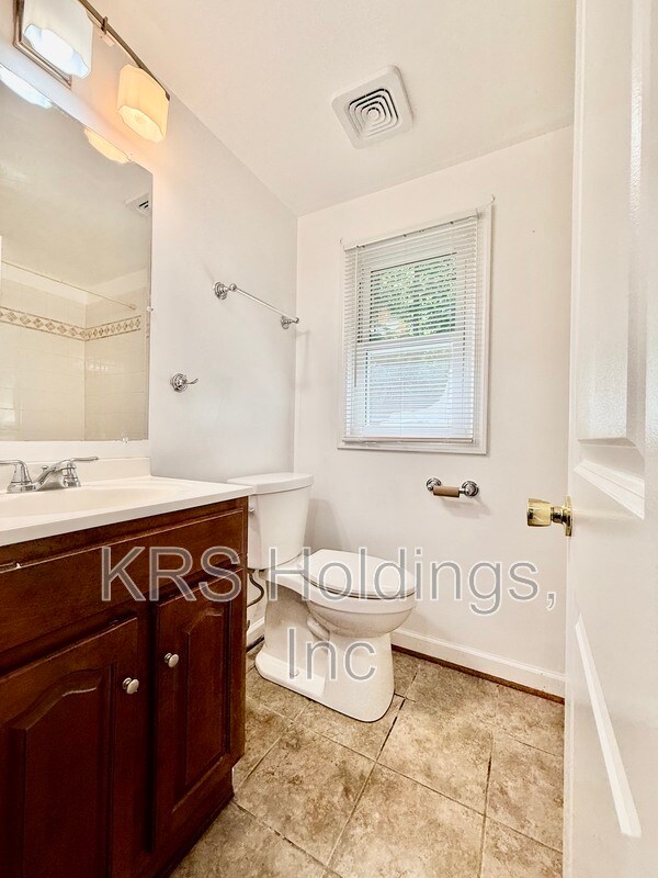 Building Photo - 3931 Forestdale Ave