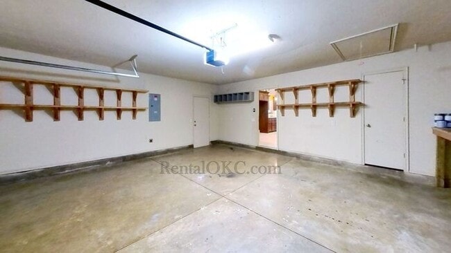 Building Photo - Rock Creek beauty