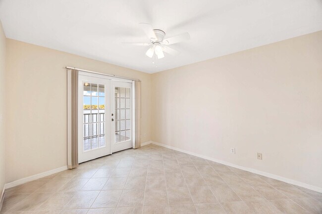 Building Photo - 1015 Mainsail Dr