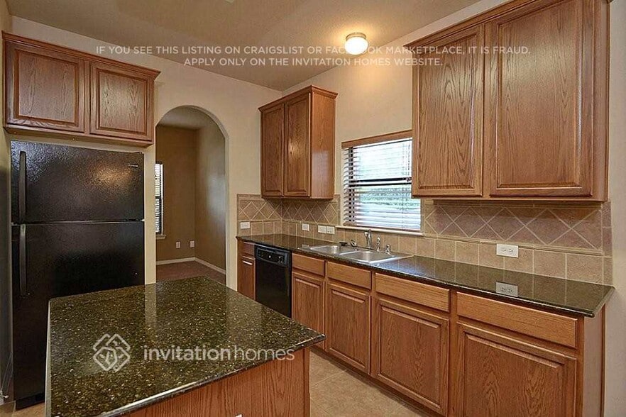 Building Photo - 2306 Siegen Dr
