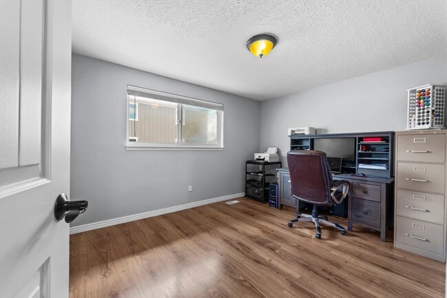 Building Photo - 421 N 500 W