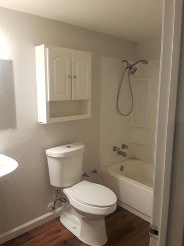 Building Photo - 553 Oldbridge Dr