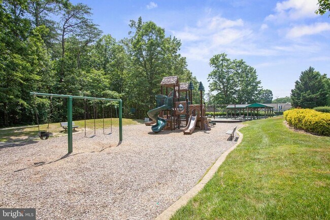 Building Photo - 4001 Mossy Bank Ln