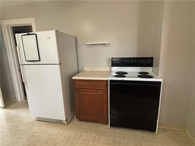 Building Photo - 2662 Beaver Rd