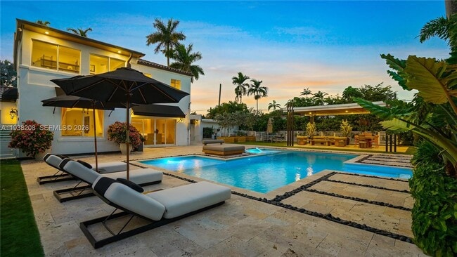 Building Photo - 1201 NE 85th St