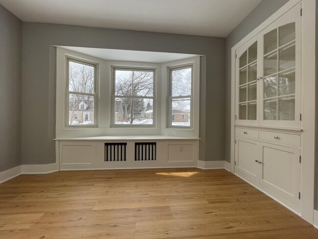 Building Photo - 4059 Brunswick Ave S