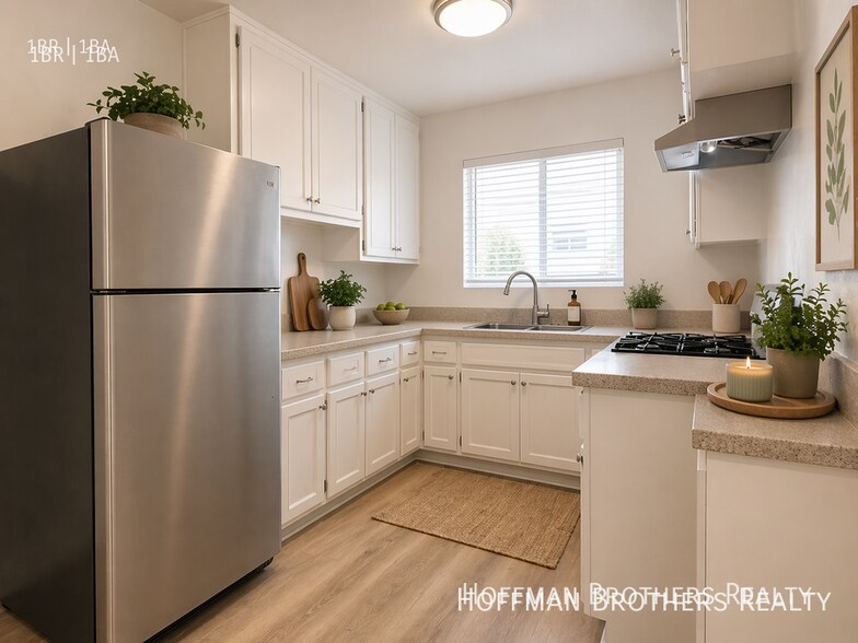 Building Photo - 1543 N Formosa Ave